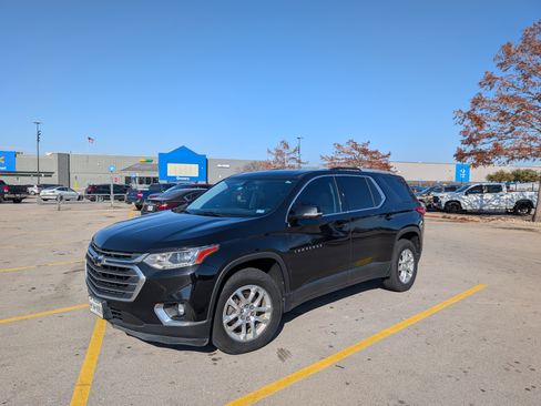 Used 2018 Chevrolet Traverse LT image 1
