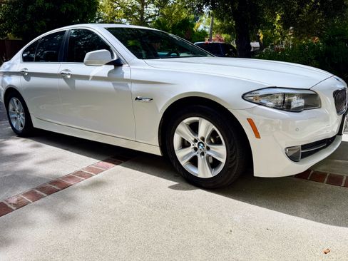Used 2011 BMW 528i Sedan RWD image 2