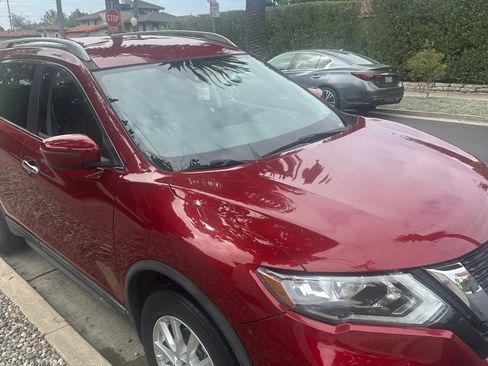 Used 2019 Nissan Rogue SV FWD image 11