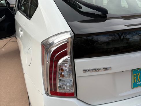 Used 2013 Toyota Prius Five image 8