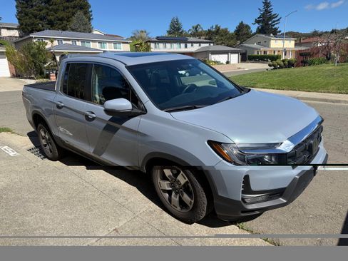 Used 2025 Honda Ridgeline RTL image 2