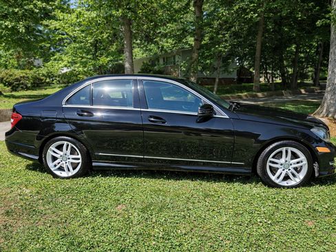 Used 2013 Mercedes-Benz C 250 Sedan image 23
