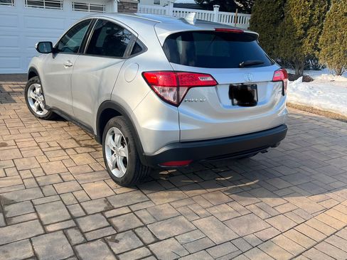Used 2016 Honda HR-V EX image 4