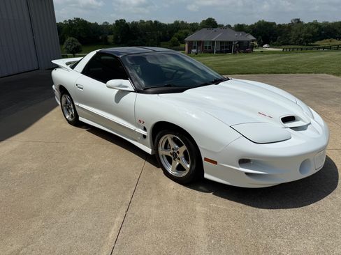 Used 2000 Pontiac Firebird Formula RWD image 4