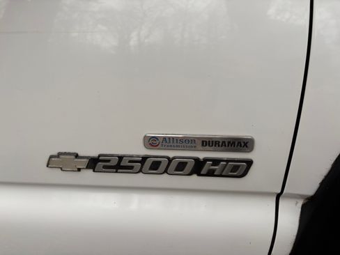 Used 2006 Chevrolet Silverado 2500 W/T w/ Heavy-Duty Power Package image 15