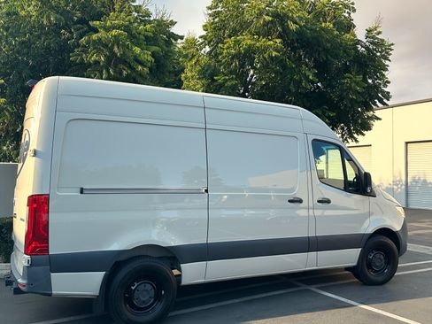 Used 2023 Mercedes-Benz Sprinter 2500 image 6