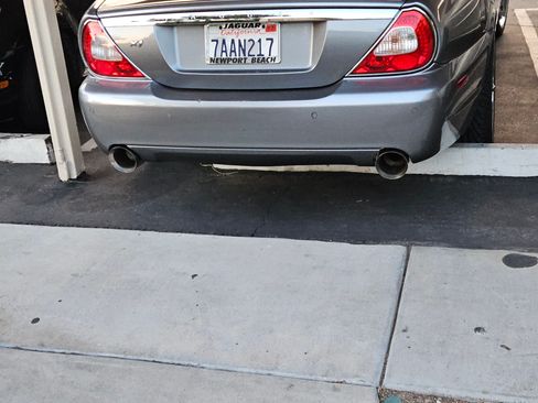 Used 2008 Jaguar XJ8 image 15