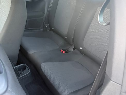 Used 2013 Volkswagen Beetle 2.5 image 6