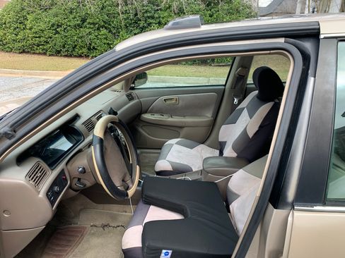 Used 1999 Toyota Camry LE image 2