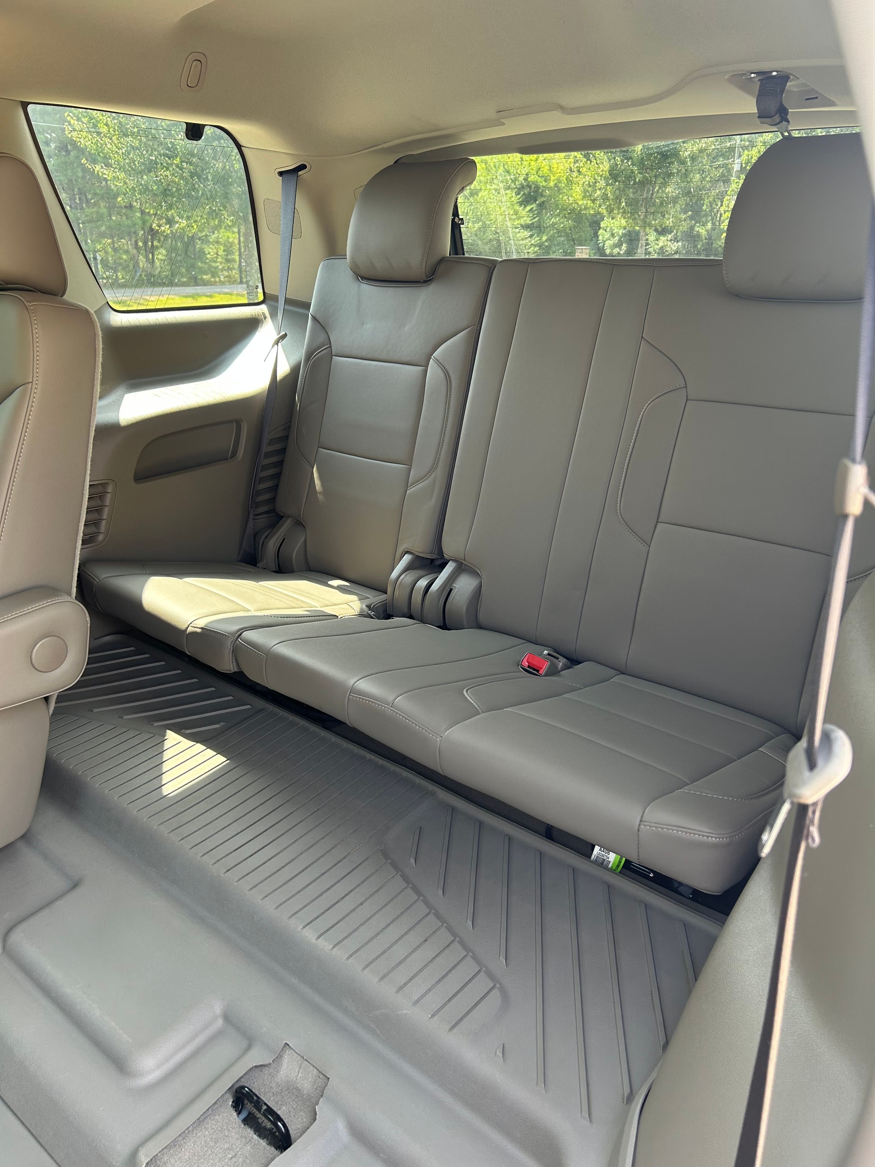 Used 2020 Chevrolet Tahoe LT w/ Luxury Package AWD/4WD image 19