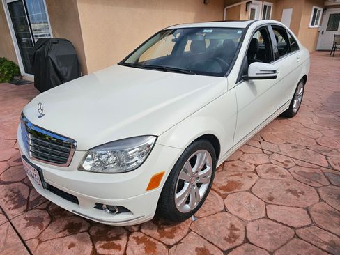 Used 2010 Mercedes-Benz C 300 4MATIC Sedan image 2