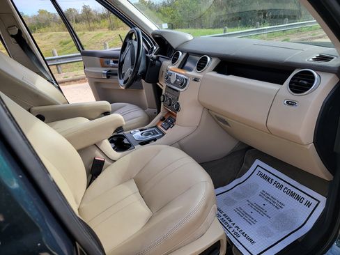 Used 2016 Land Rover LR4 HSE image 15