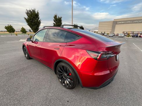 Used 2024 Tesla Model Y Performance image 5
