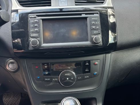 Used 2018 Nissan Sentra SV w/ Premium Package (P01) image 9