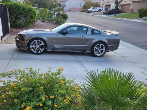 Used 2005 Ford Mustang GT Premium RWD image 29