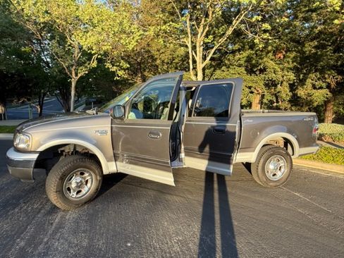 Used 2002 Ford F150 4x4 SuperCrew image 5