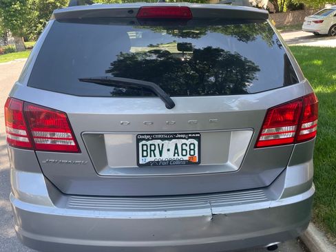 Used 2019 Dodge Journey SE FWD image 4