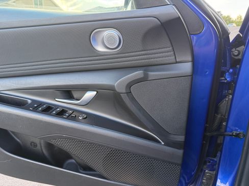 Used 2024 Hyundai Elantra SEL w/ Convenience Package FWD image 9
