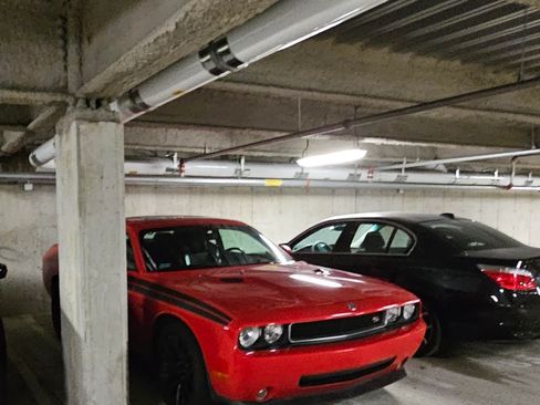 Used 2010 Dodge Challenger R/T image 2