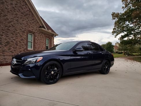 Used 2017 Mercedes-Benz C 300 Sedan image 5
