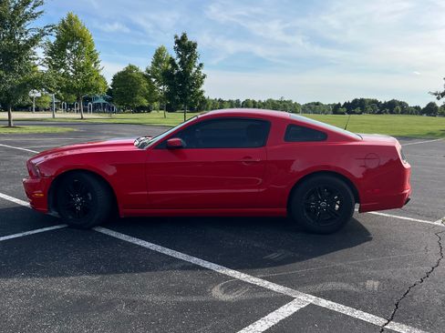 Used 2014 Ford Mustang Coupe RWD image 6