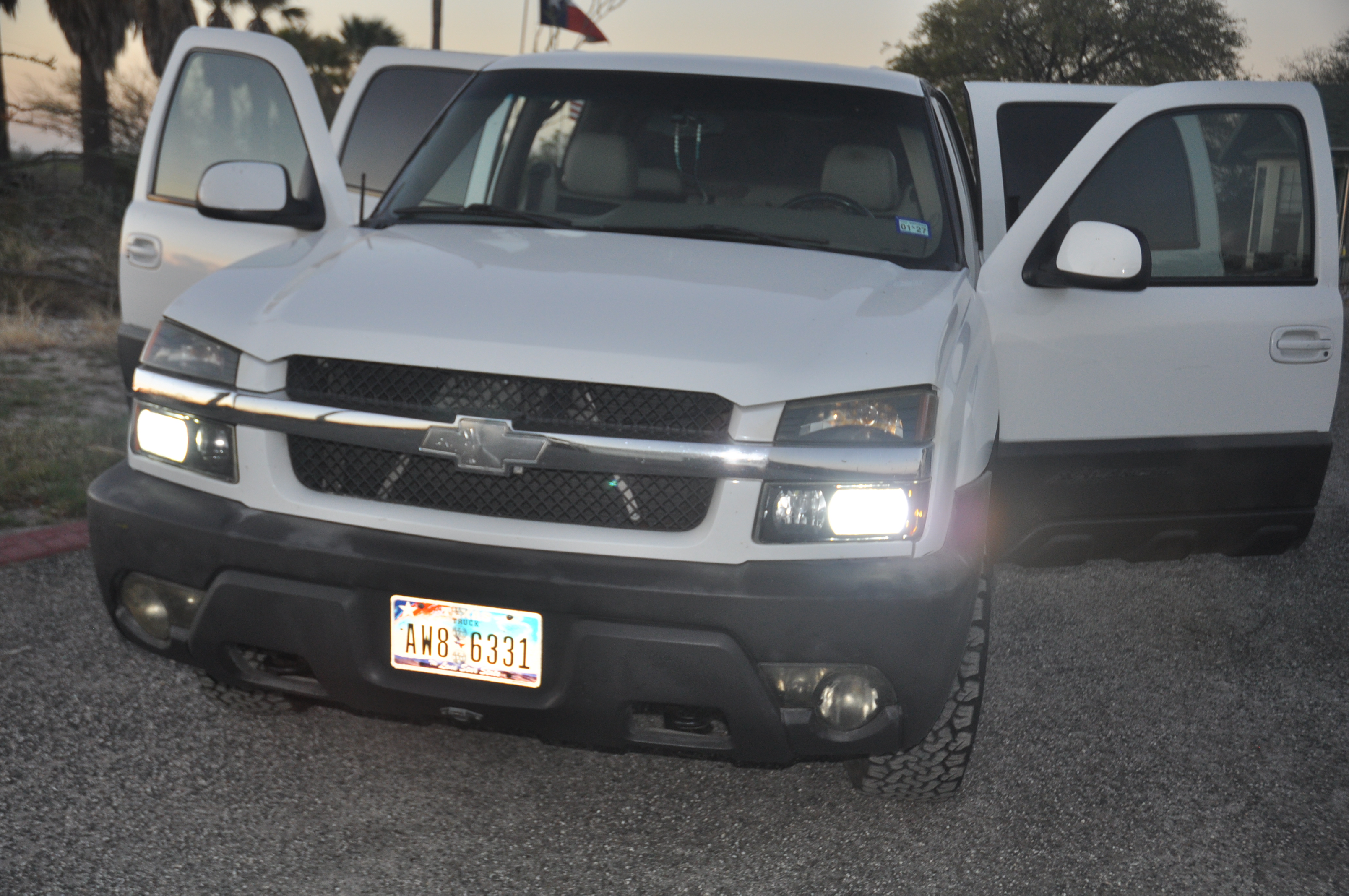 Used 2003 Chevrolet Avalanche 4x4 w/ Suspension Package, Off-Road image 29
