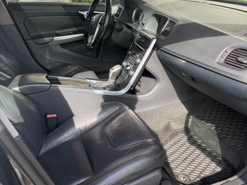 Used 2013 Volvo S60 T5 image 6