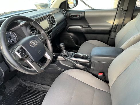 Used 2017 Toyota Tacoma SR5 image 17