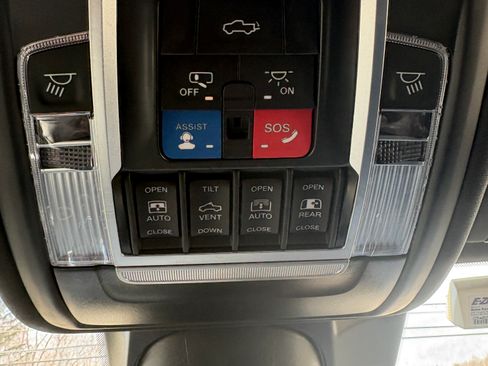 Used 2023 RAM 1500 Laramie image 5