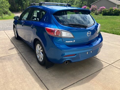 Used 2012 MAZDA MAZDA3 i Grand Touring w/ Tech Pkg FWD image 5