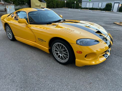 Used 2002 Dodge Viper GTS image 24