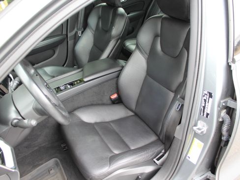 Used 2020 Volvo V60 T5 Momentum FWD image 27