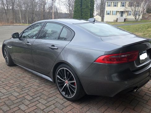 Used 2018 Jaguar XE S image 4