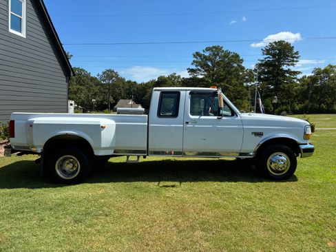 Used 1997 Ford F350 2WD SuperCab DRW image 1