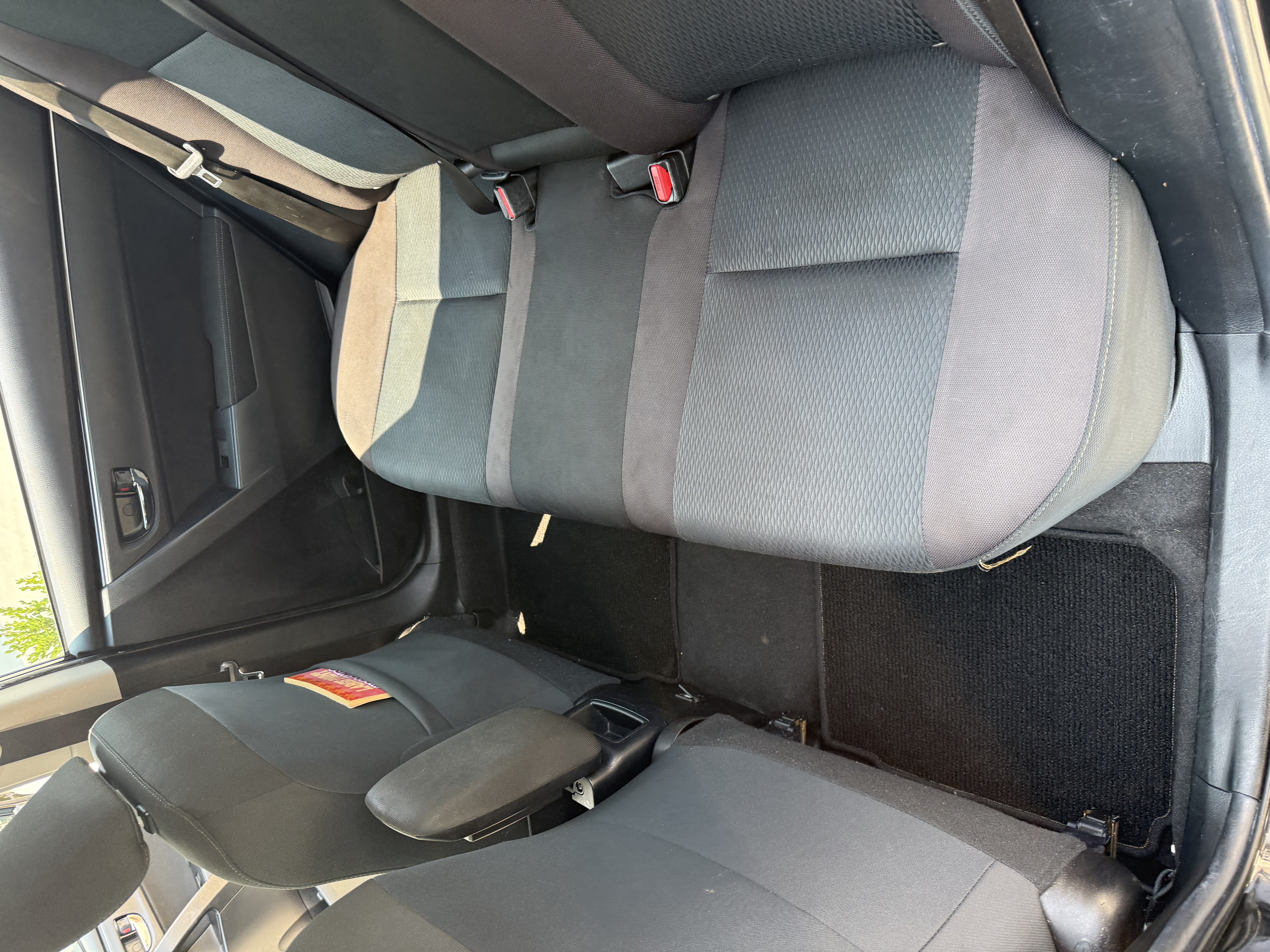 Used 2019 Toyota Corolla LE FWD image 2