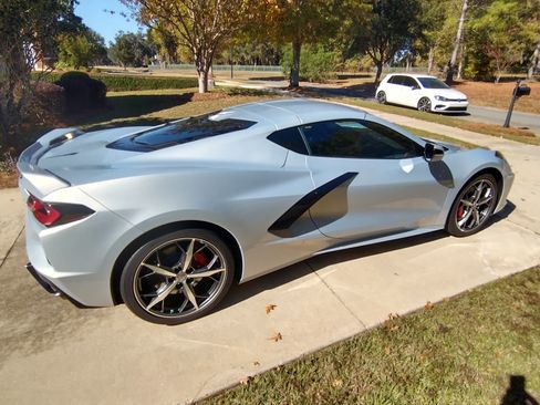 Used 2021 Chevrolet Corvette Stingray Preferred Cpe w/ Z51 Performance Package image 2
