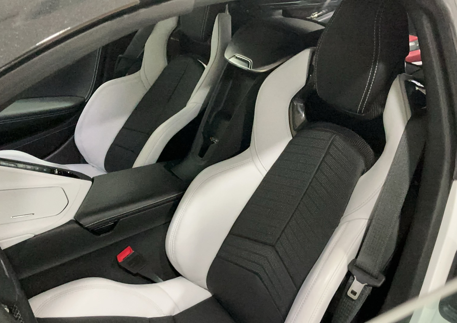Used 2021 Chevrolet Corvette Stingray Preferred Cpe w/ Z51 Performance Package RWD image 9