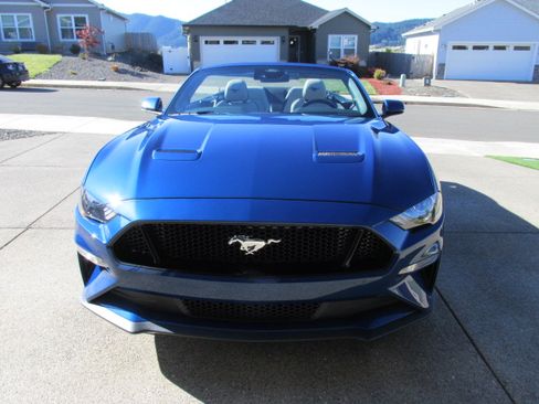 Used 2022 Ford Mustang GT Premium RWD image 2