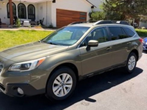 Used 2015 Subaru Outback 2.5i Premium AWD/4WD image 1