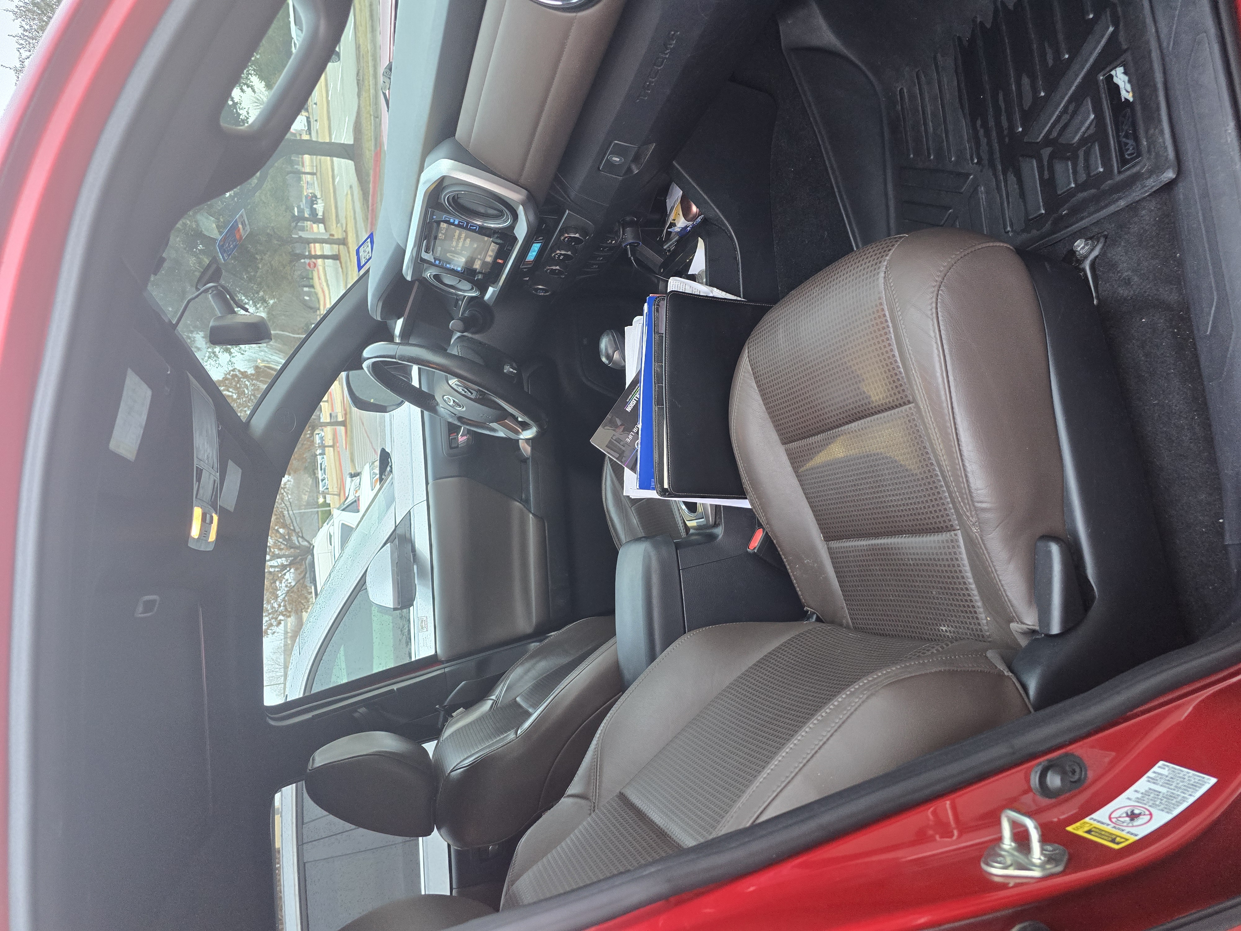 Used 2017 Toyota Tacoma Limited w/ Tow Package RWD image 6