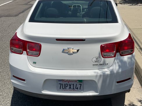 Used 2016 Chevrolet Malibu LT FWD image 5