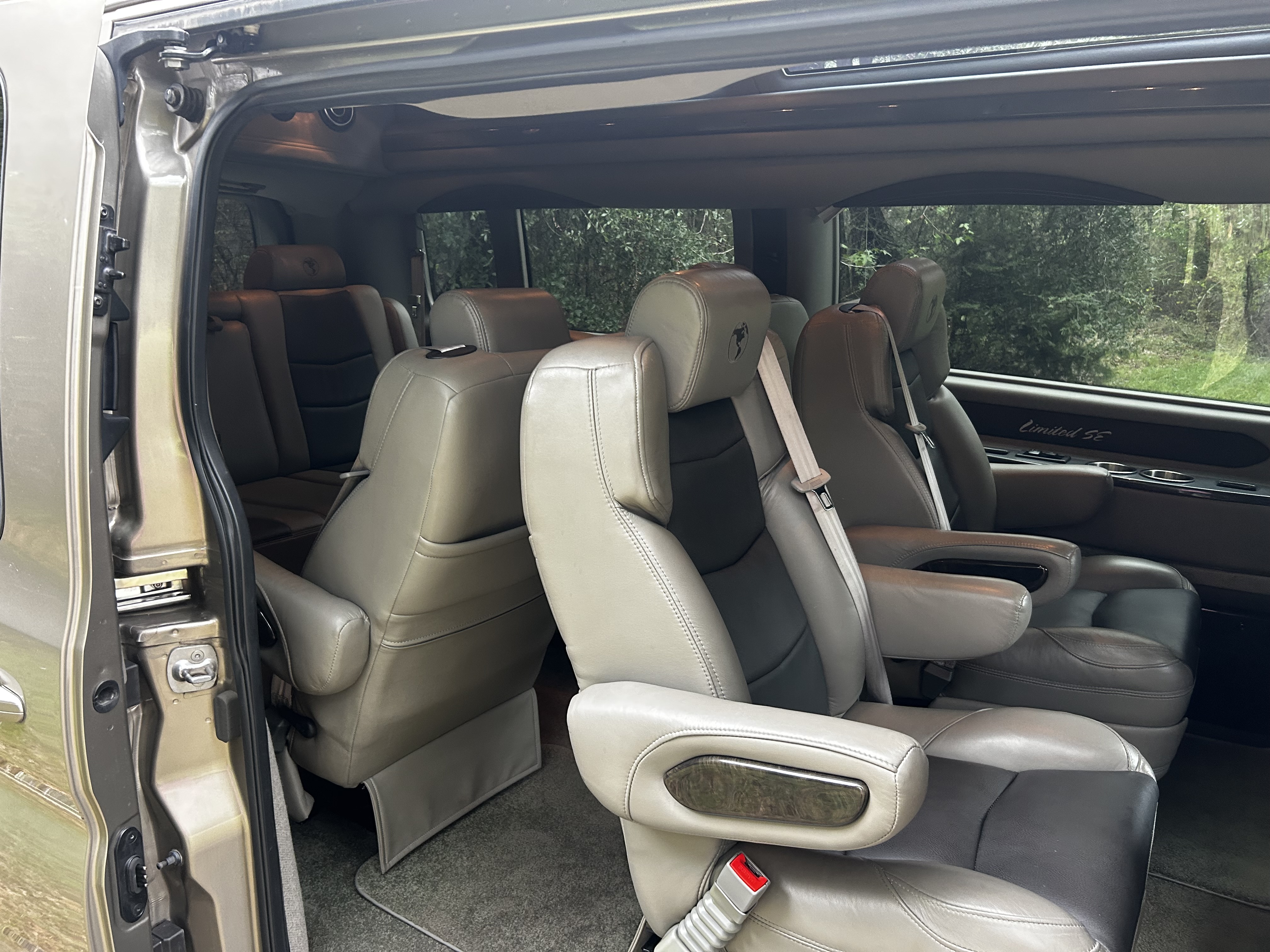 Used 2020 Ford Transit 150 Low Roof w/ Exterior Upgrade Package RWD image 11