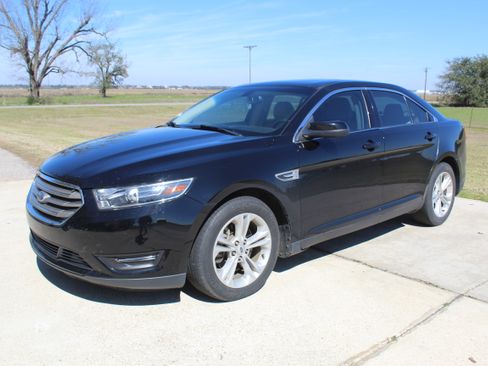 Used 2018 Ford Taurus SEL w/ Equipment Group 201A image 1