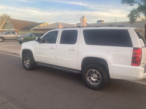 Used 2012 Chevrolet Suburban LT w/ Luxury Package image 2