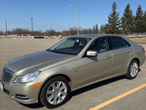 Used 2012 Mercedes-Benz E 350 4MATIC Sedan image 10