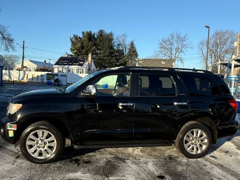 Used 2012 Toyota Sequoia Platinum image 4