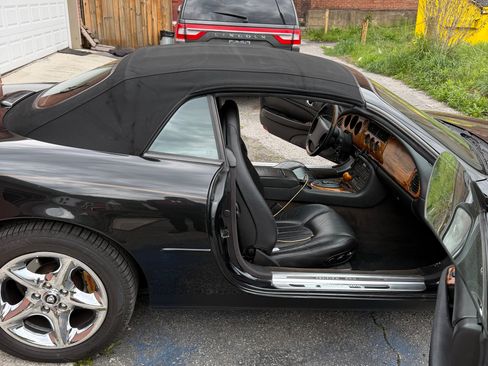 Used 2000 Jaguar XK8 Convertible RWD image 6