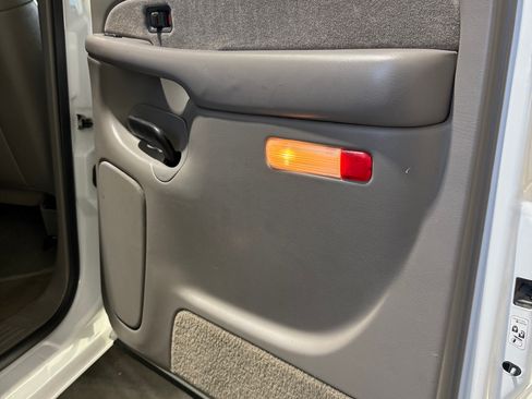 Used 2002 Chevrolet Silverado 3500 LT w/ Off-Road Skid Plate Pkg image 10