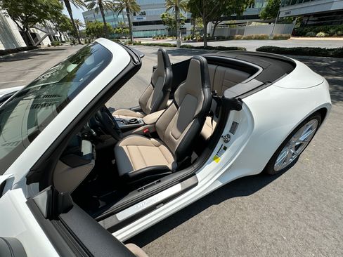 Used 2025 Porsche 911 Carrera image 24