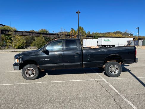 Used 2004 Dodge Ram 2500 Truck SLT w/ Trailer Tow Group image 1